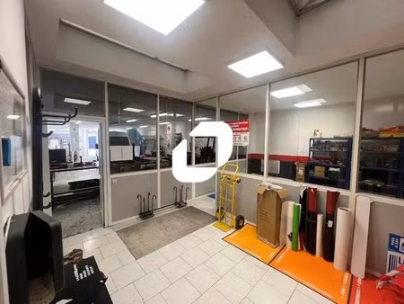 location local d'activités 230 m²