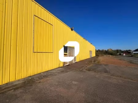 location local d'activités 1 900 m²