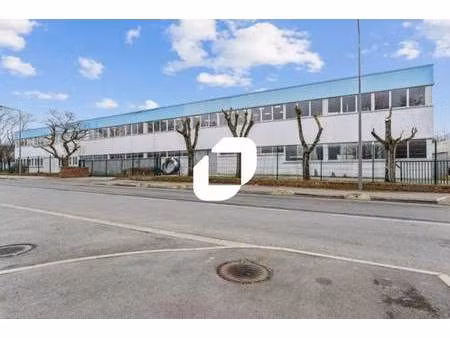 location local d'activités 130 m² à 689 m²