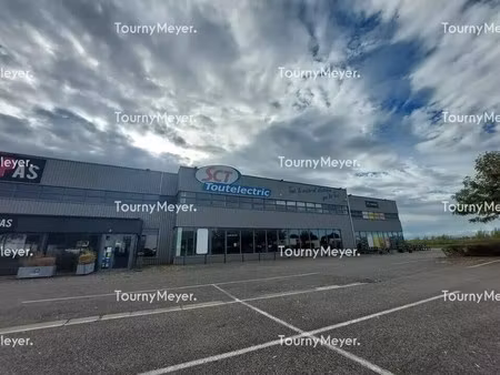 location local d'activités 4 980 m²