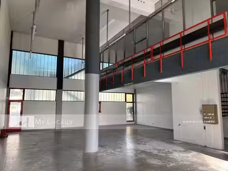 location local d’activités saint-denis 93200 245m²