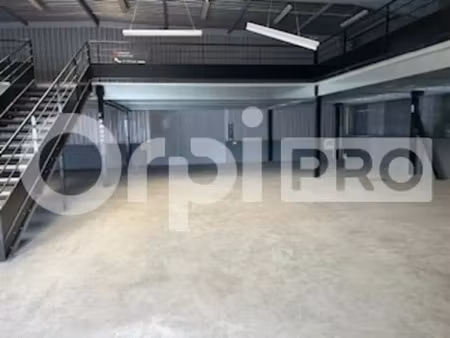 location local d’activités saint georges de reneins 69830 442m²