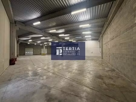 location local d'activités 1 070 m²