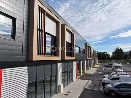 location local d'activités 365 m² à 5 608 m²