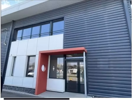 location local d'activités 340 m²