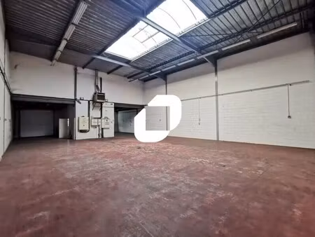 location local d'activités 426 m²