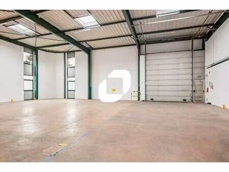 location local d’activités villepinte 93420 734m²