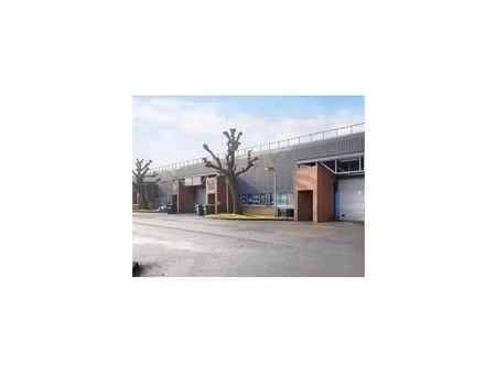 location local d'activités 257 m²