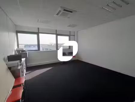location bureaux saclay 91400 19m² à 57m²