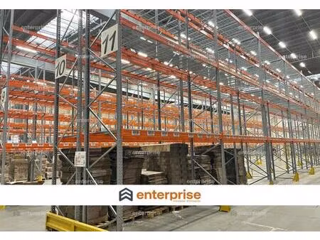 location entrepôt 4 966 m²