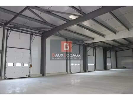 location entrepôt beaucaire 30300 2600m²