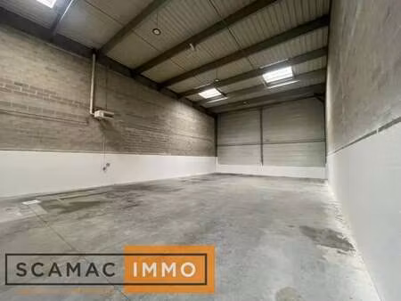 location entrepôt 425 m²