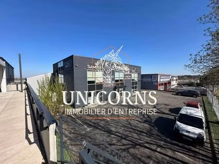 location entrepôt 1 800 m²