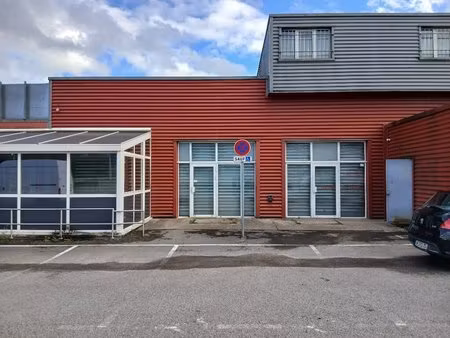 location local d'activités 480 m²