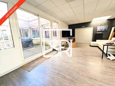 location local d'activités 1 072 m²