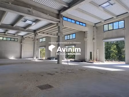 location local d'activités 485 m²