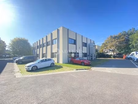 location local d'activités 723 m²