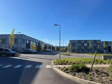 location local d’activités poissy 78300 211m²