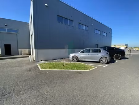 location local d'activités 130 m² à 636 m²