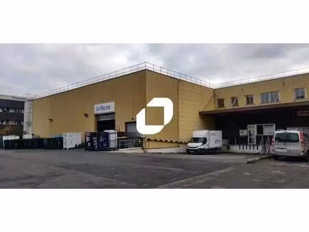 location local d'activités 9 657 m²