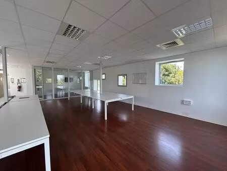 location bureaux 49 m² à 334 m²