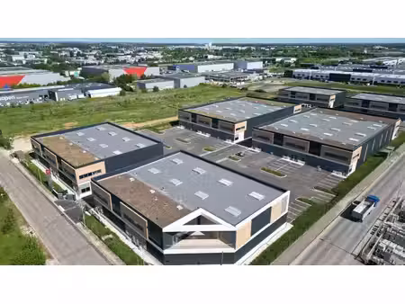 location entrepôt gellainville 28630 400m²