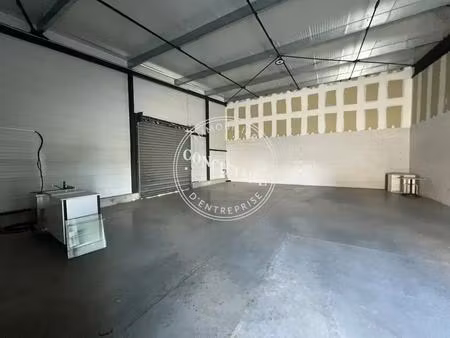 location entrepôt 125 m²