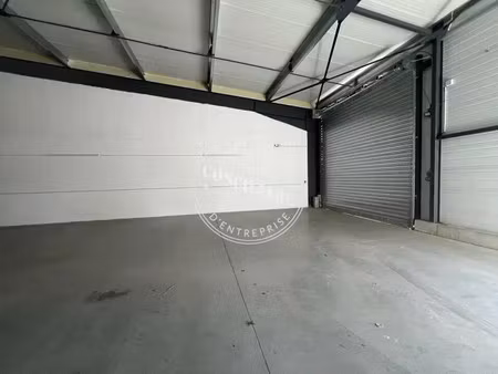 location entrepôt 250 m² à 500 m²