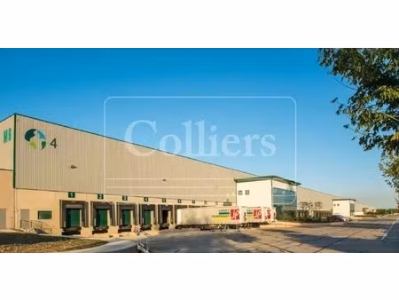 location entrepôt 6 750 m²