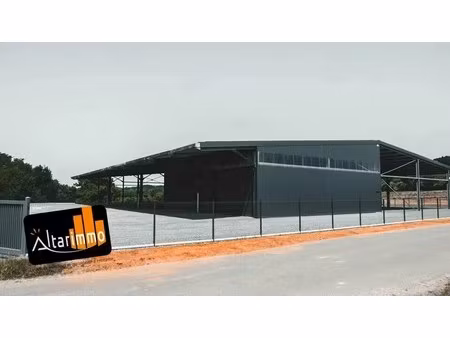 location local d'activités 300 m² à 1 800 m²