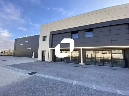 location local d'activités 625 m² à 1 250 m²