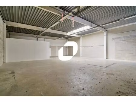 location local d'activités 106 m² à 385 m²