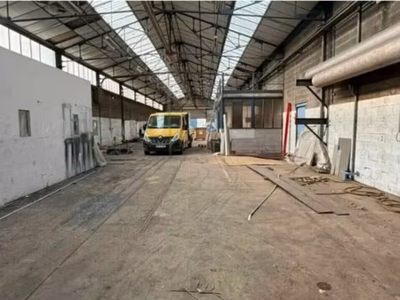 location local d'activités 560 m²