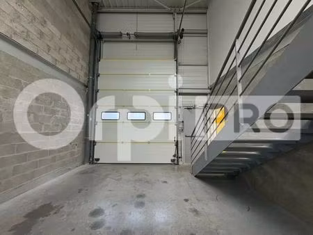 location local d'activités 138 m²