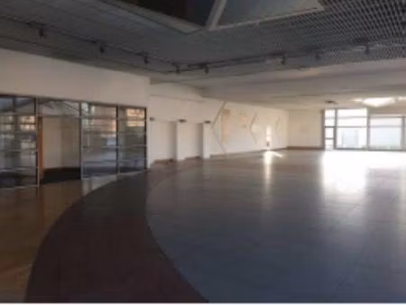 location local d'activités 1 320 m²