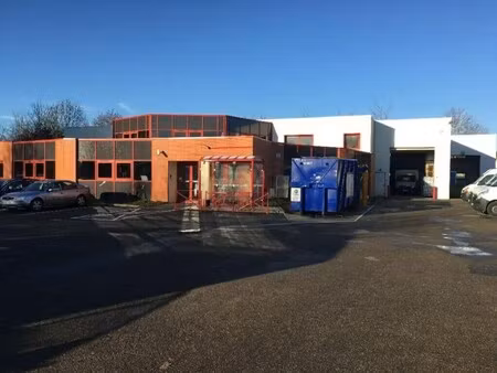 location local d'activités 1 850 m²