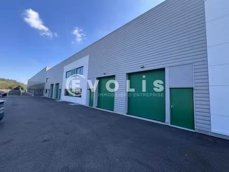 location local d'activités 183 m²