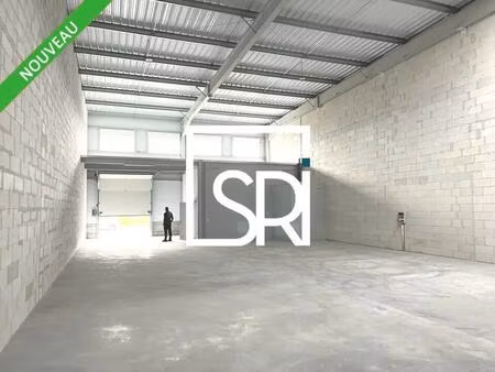 location entrepôt 384 m²
