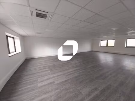 location bureaux 94 m² à 1 043 m²