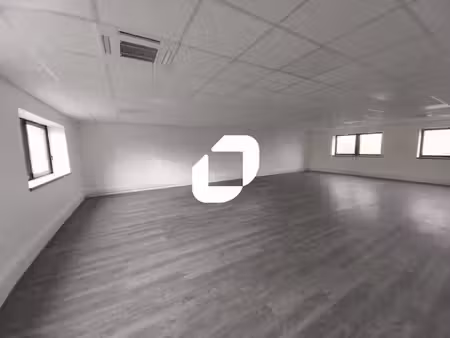 location bureaux saint-ouen-l’aumone 95310 94m² à 1043m²