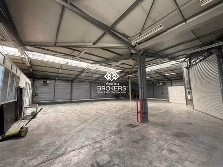 location entrepôt 1 030 m²