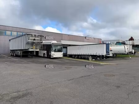 location entrepôt 2 826 m²