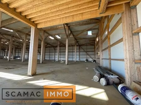 location entrepôt 715 m²