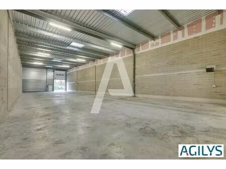 location entrepôt lisses 91090 717m²