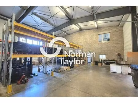 location entrepôt 350 m² à 805 m²