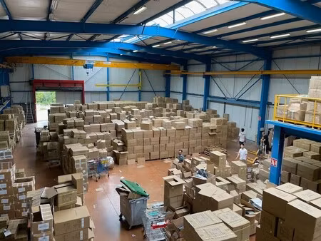 location entrepôt 3 336 m²