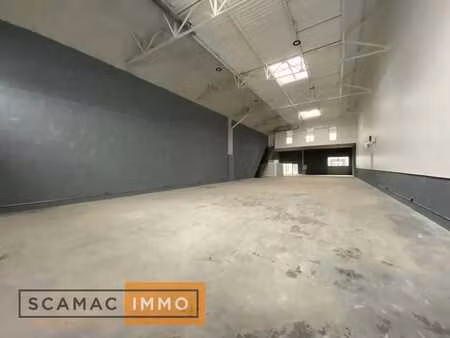 location local d’activités vaux-le-pénil 77000 655m²