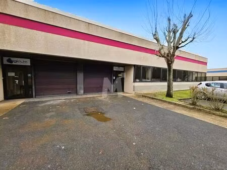 location local d'activités 210 m² à 1 230 m²