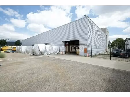 location local d'activités 1 075 m² à 2 360 m²