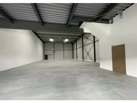 location local d’activités corbeil essonnes 91100 926m²